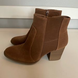 Brown Ankle boot. Size 9